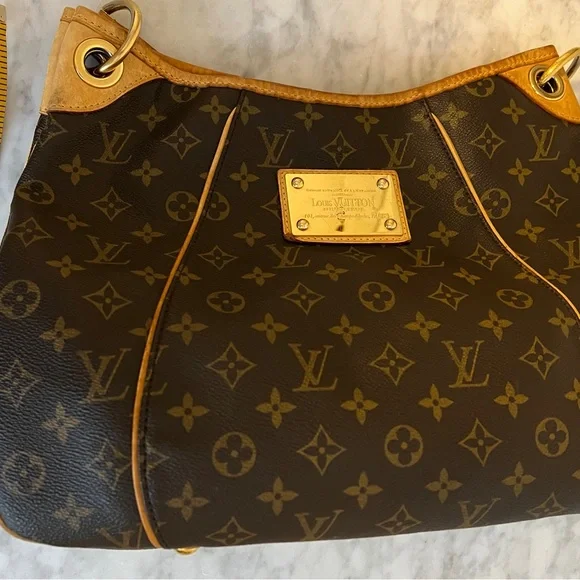 Louis Vuitton Galliera PM Monogram Shoulder Hobo Bag circa 2009 (Miami FL store) - Picture 2 of 15